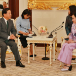 韩志强大使夫妇辞行拜会泰国总理佩通坦