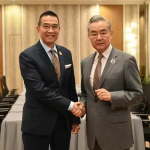 王毅会见泰国外长玛里