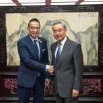 王毅会见泰国外长玛里