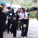 泰国诗妮娜贵妃偕同母亲赴清莱多地寺院与文化场所参访并亲切会见民众